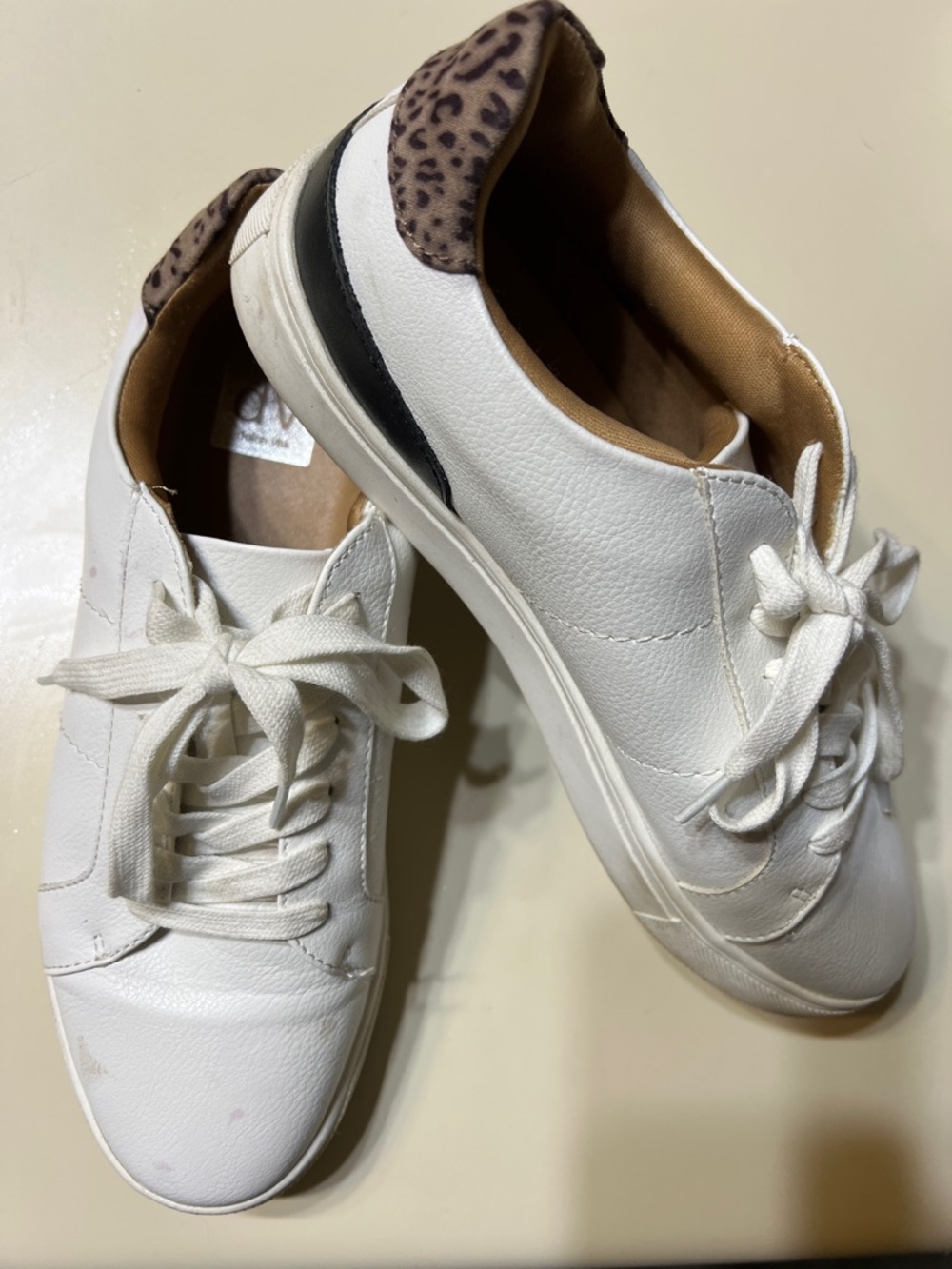 Dolce Vita White Leather Sneakers with Leopard Heel Accent
Size 9